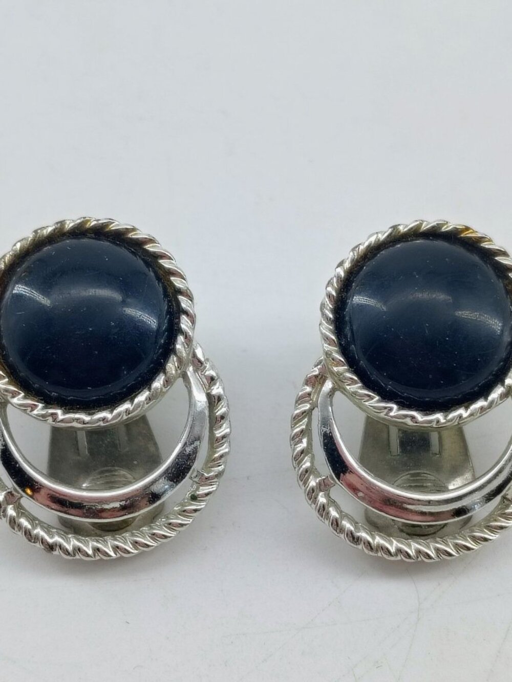 Vintage Sarah Coventry Black Cabochon Silver Tone Clip-On Earrings Retro Jewelry